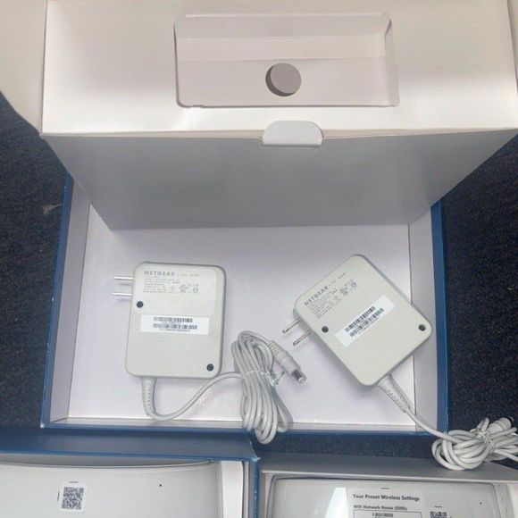 Netgear Orbi AC3000 Tri-Band Wireless Router White, 7500 sqf - Picture 7 of 11